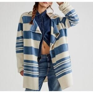 We The Free Acadia Cardi Size Small